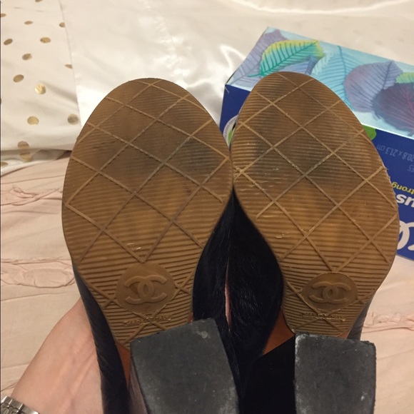 Authentic CHANEL  genuine leather shoes - used - Picture 5 of 10